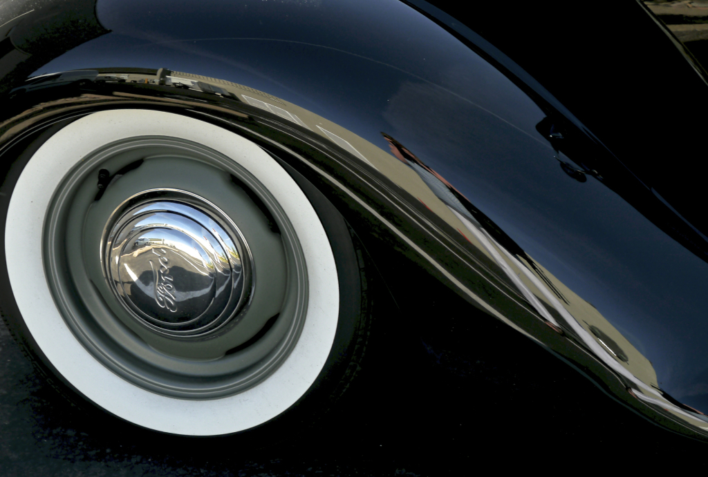 Black car white wheel